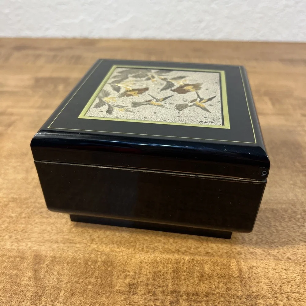 Vintage San Francisco Music Box Co Black Lacquer Jewelry Hummingbird Box